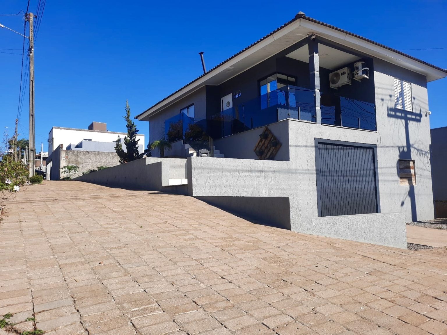 d874c011-1bd5-46d8-8586-9257625fb4b3